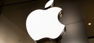 Apple už vyrábí displeje pro iPhone 6c