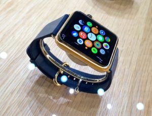 balení Apple Watch