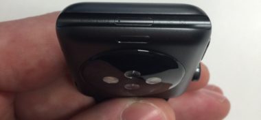 Apple Watch pro koncové zákazníky opravdu mají diagnostický port