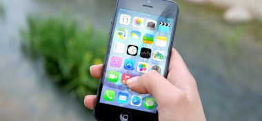 Apple nabídl kompenzaci a omluvil se za úmyslné zpomalování iPhonů